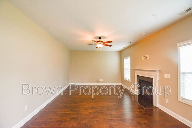 Foto del edificio - 1004 Liberty Ln
