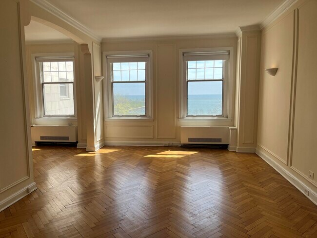 Foto del edificio - 925 E Wells St