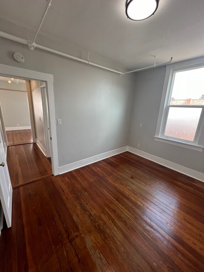 428 N Donnelly St Unit Apartment 4, Mount Dora, FL 32757 Apartments