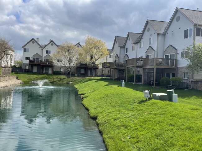 Foto del edificio - 621 Diamond Pointe Dr