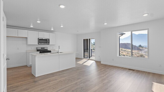 Foto del edificio - Brand-New Modern Townhome with Stunning Views!