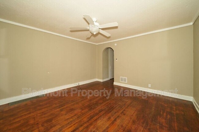 Building Photo - 707 S Keystone Ave