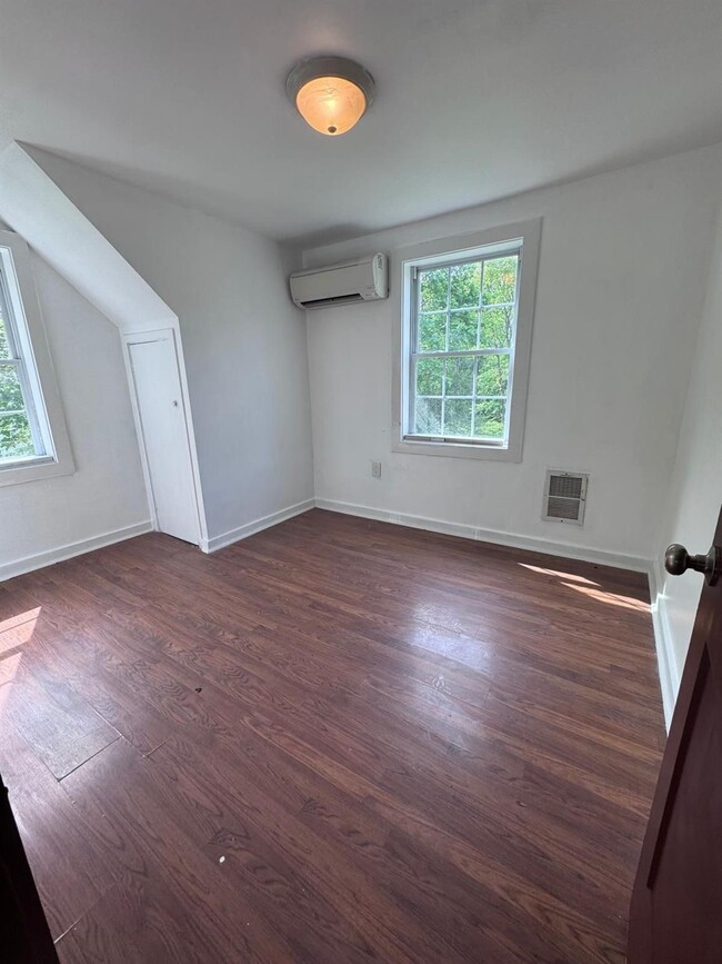 Building Photo - 9 Bircher Ave