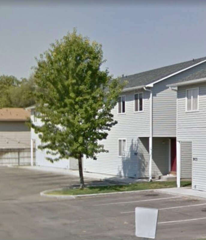 Primary Photo - 911 Maple St