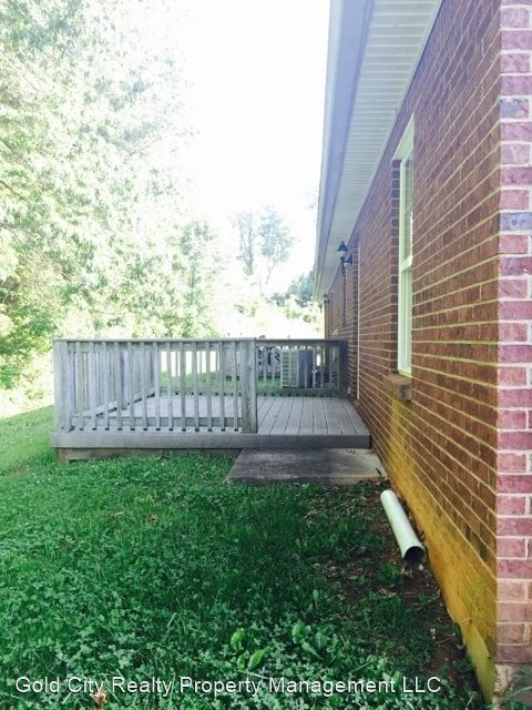 Building Photo - 2 br, 1.5 bath House - 138 Croghan Way