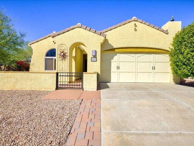 Building Photo - 3 Bedroom 2 Bathroom