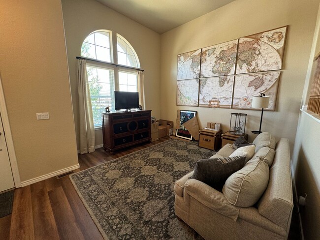 Building Photo - Pine Creek 3bdrm Townhouse D20 Great Locat...