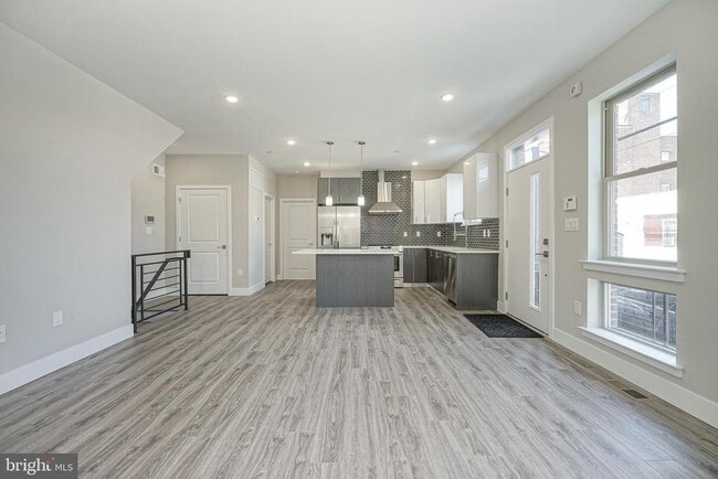 Building Photo - 300 W Jefferson St