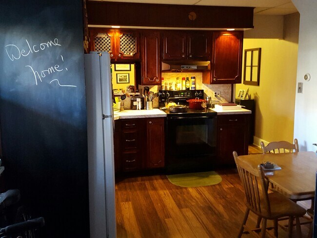Kitchen - 131 E Washington St