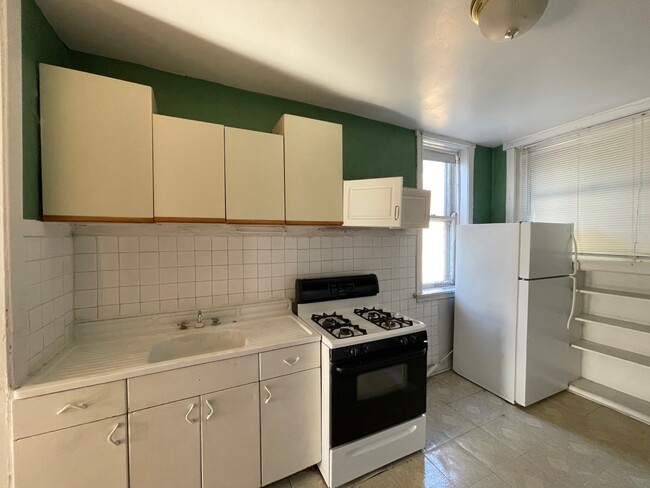 Foto del edificio - 2550 W Leland Ave