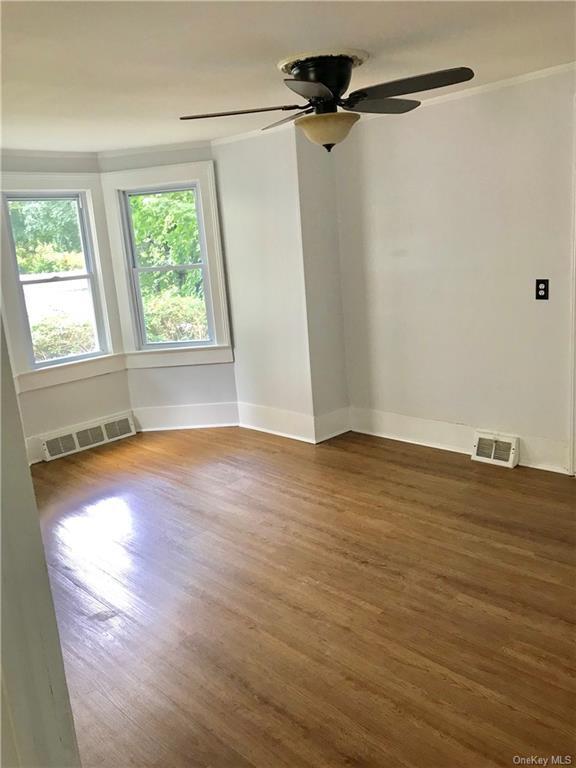 Building Photo - 38 Vineyard Ave
