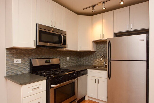 Foto del edificio - 2425 N Kedzie Blvd