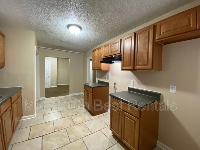 Building Photo - 1591 Echles St