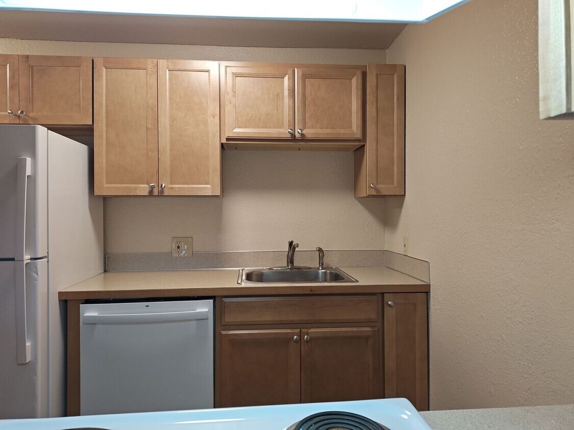 Primary Photo - Three bedroom - washer and dryer in unit! ...