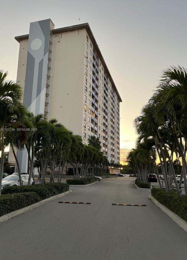 Foto del edificio - 400 Kings Point Dr