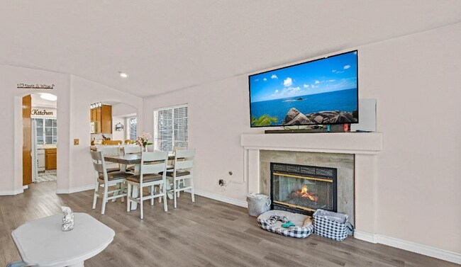 Foto del edificio - Your Summer Oasis Awaits – Charming Home with Pool!