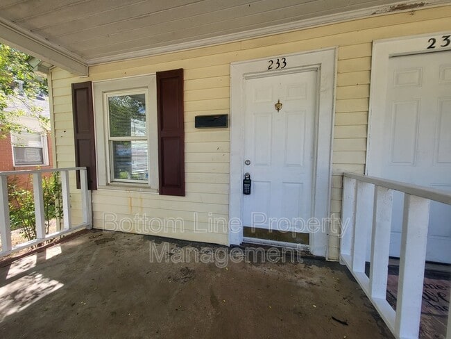 Building Photo - 233 Orange St