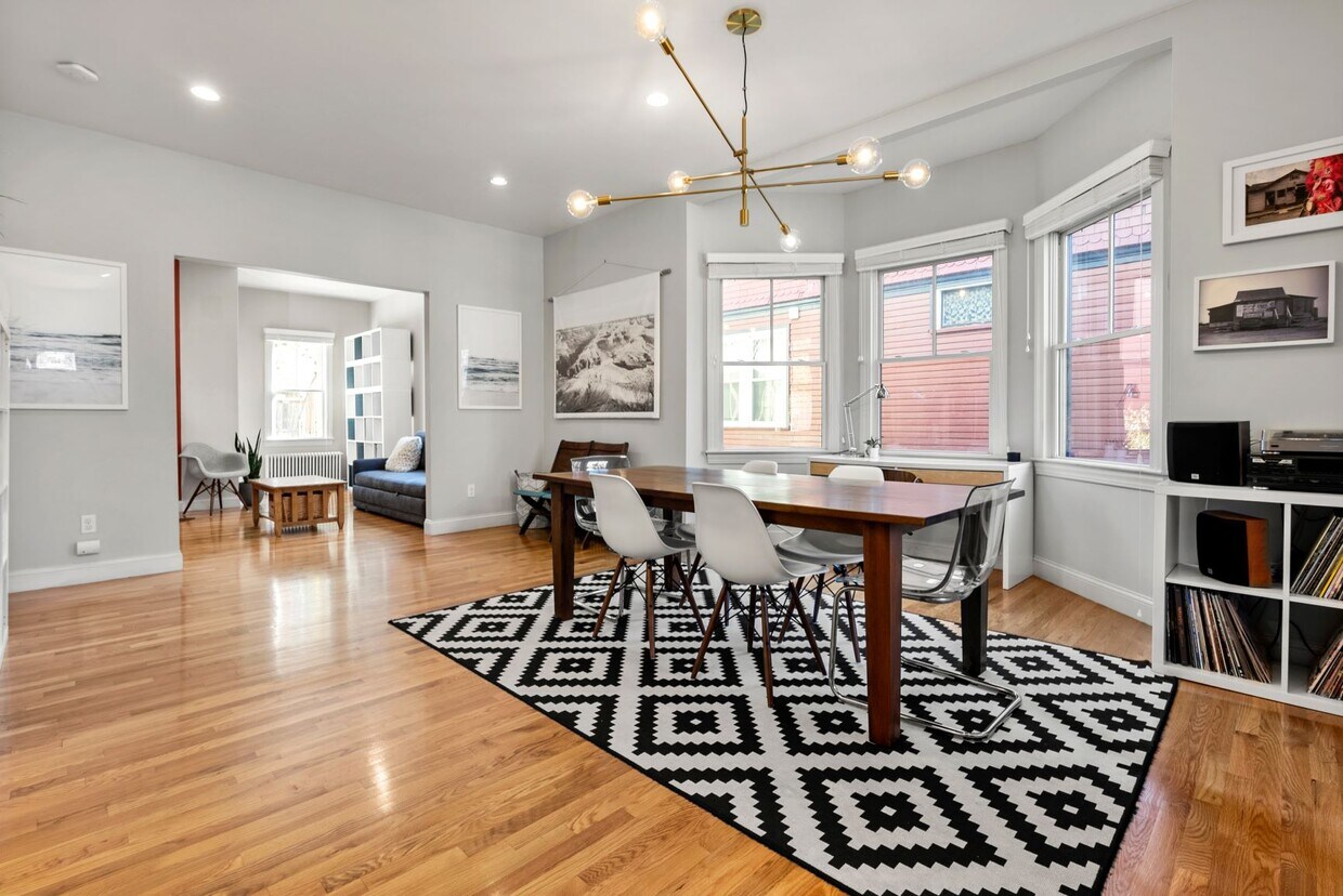 Primary Photo - 19 Copley St