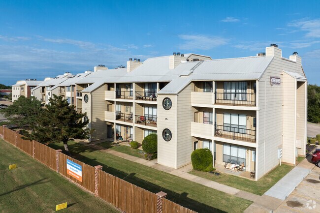 Foto del edificio - Eagle Crest Apartments