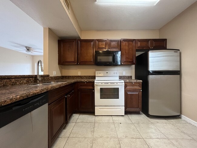 Photo - 1133 Golden Lakes Blvd Townhome