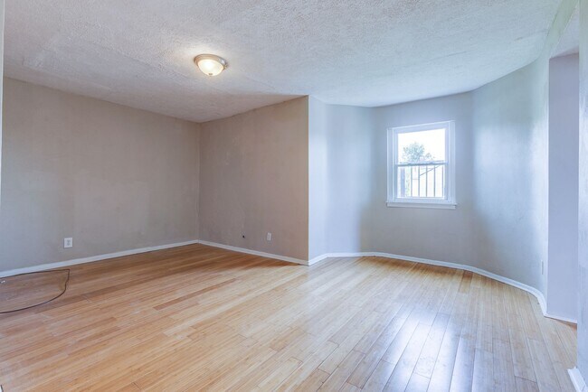 Foto del edificio - 1028 E Warrington Ave