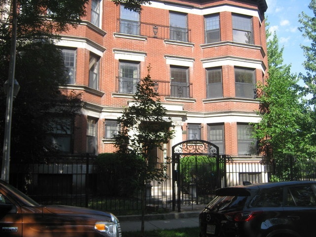 Building Photo - 5120 N Kenmore Ave