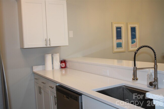 Foto del edificio - 17919 Kings Point Dr