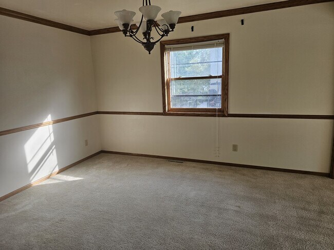 comedor - 2912 Ivanhoe Gln