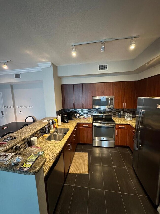 Foto del edificio - 2421 NE 65th St