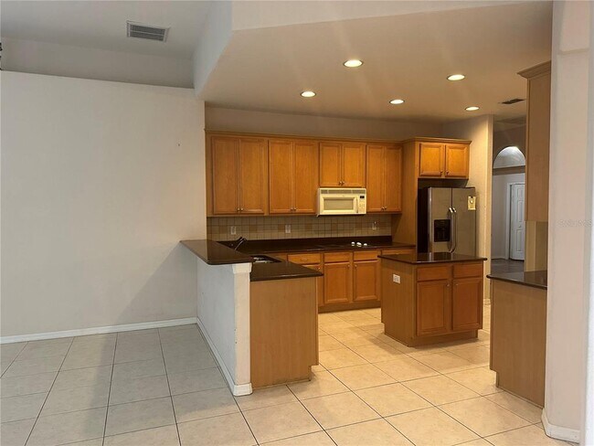 Building Photo - 10645 Weeping Elm Bend