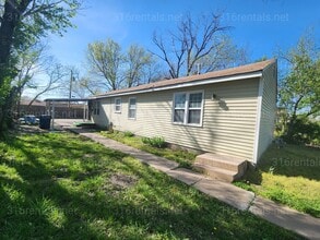 Building Photo - 1543 N Spruce St