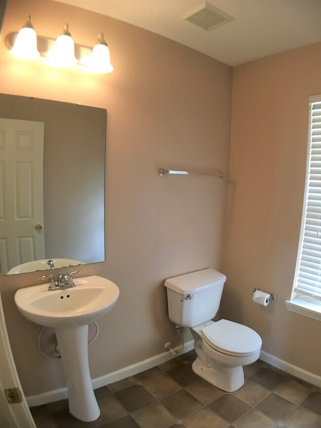Foto del edificio - 2396 Meadow Bend Dr