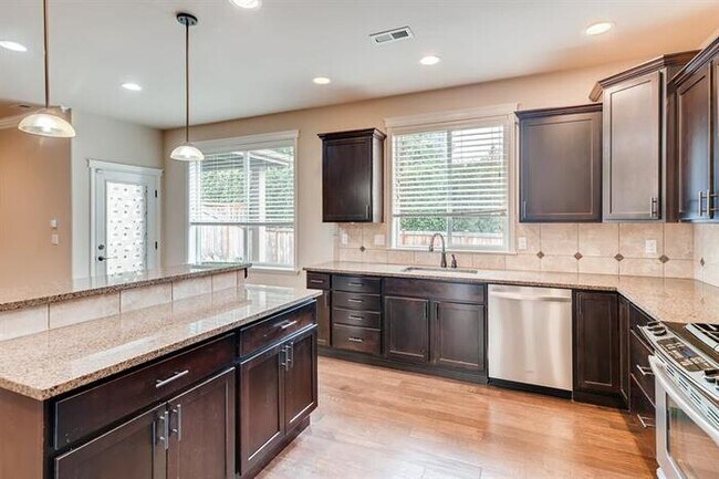Building Photo - 21304 SE 258th Pl, Maple Valley, WA, 98038