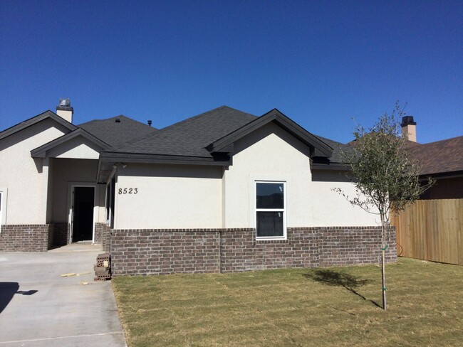 Building Photo - Nice Gorgeous Home