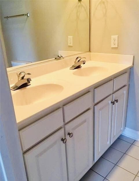 Master Bathroom with dual vanities. - 4414 Piedmont Trace Dr