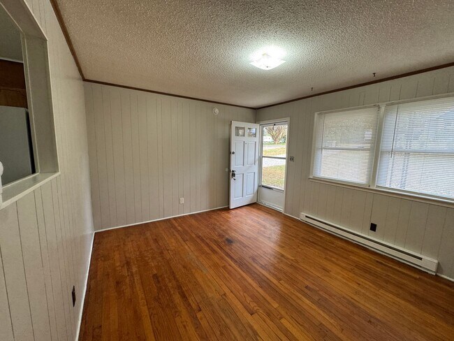 Foto del edificio - Available to Show