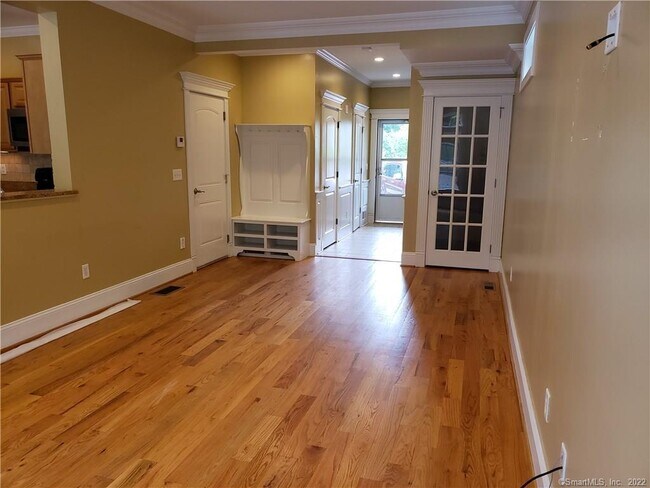 Foto del edificio - 38 Smith Ave