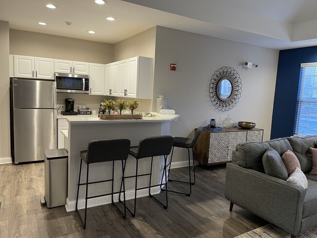 Building Photo - Randall Village