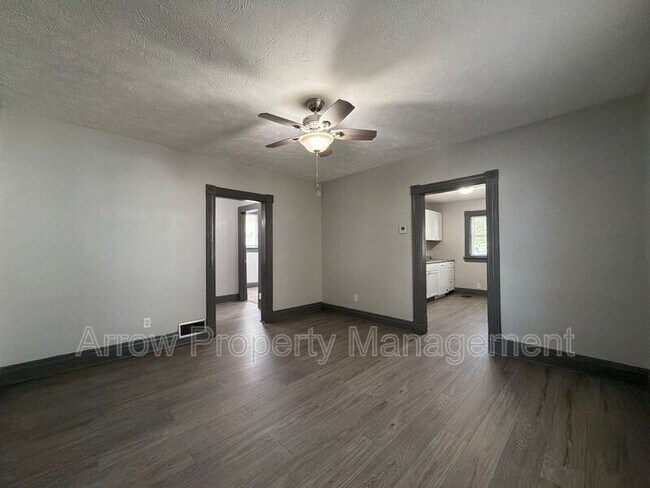 Building Photo - 2434 W