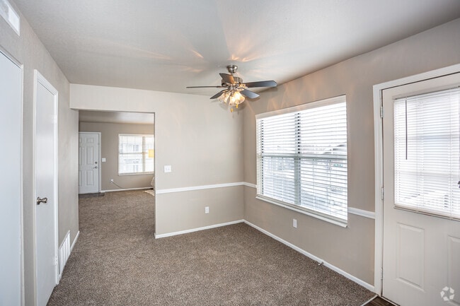 2BR, 1BA - 1000 SF - Hidden Hills