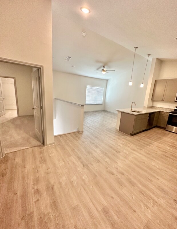 Foto principal - 1101 Halsey Dr