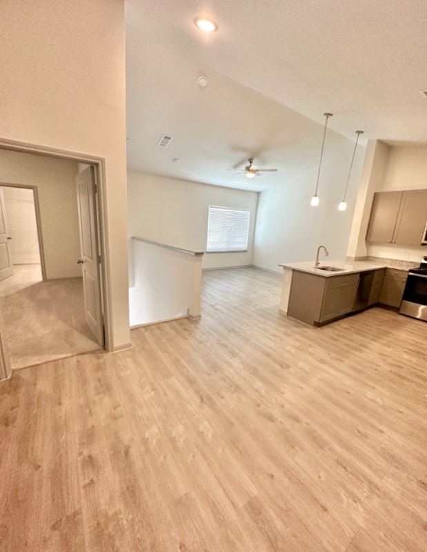 Building Photo - 1101 Halsey Dr