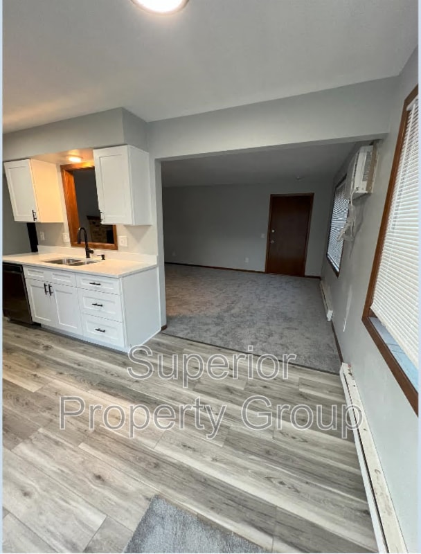 Building Photo - 2 S Wickham Ct