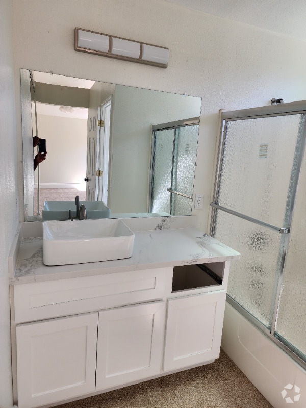 Building Photo - 6141 Starling Dr