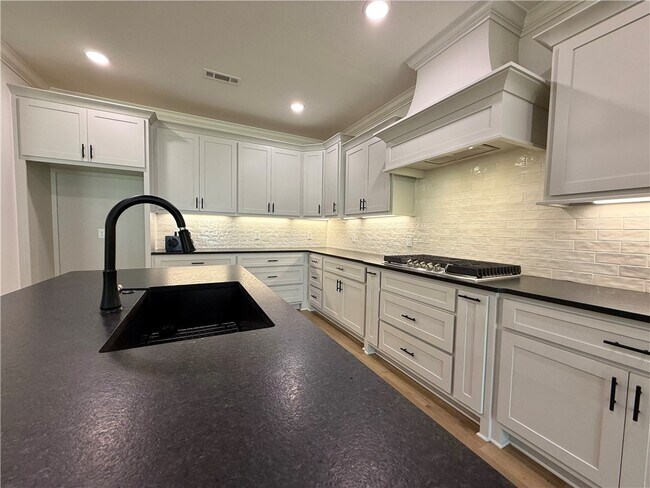 Building Photo - 1308 Cittadella Ave