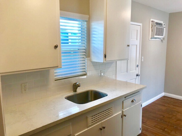 Building Photo - 200 N Lima St