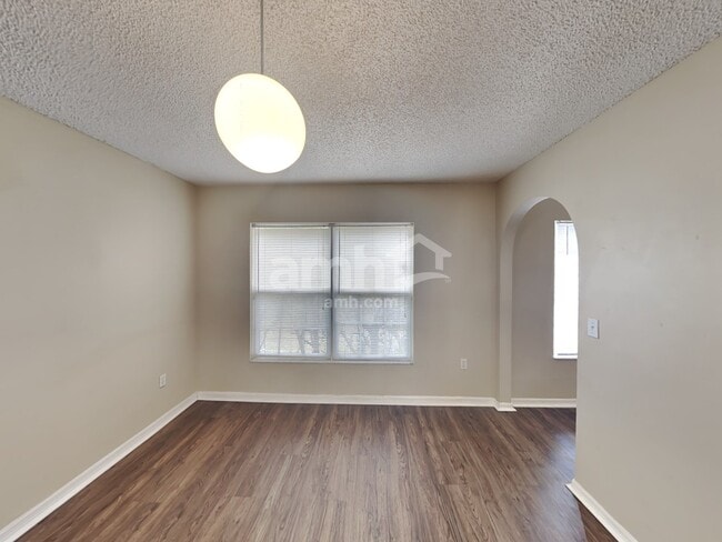 Building Photo - 813 Grand Regal Pt