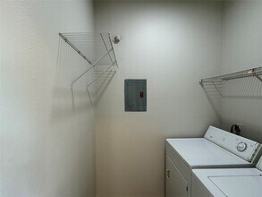 Building Photo - 6500 Harbor Town Dr
