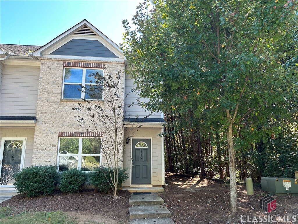 Foto principal - 1490 Binghampton Cir