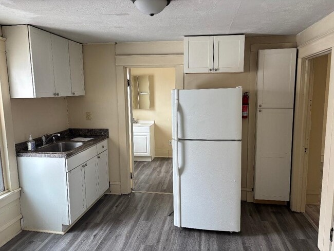 Building Photo - 175 N Champlain St